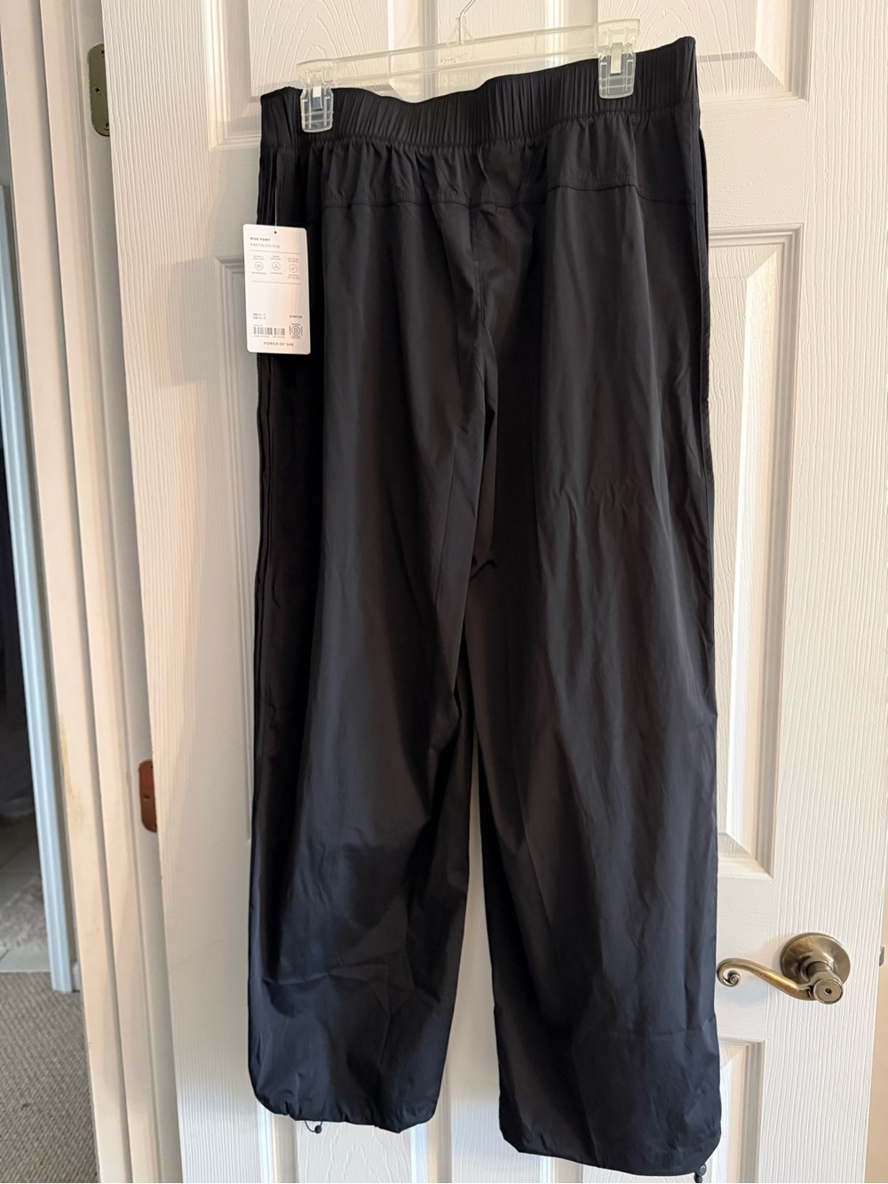 Athleta Rise pant/pantalon rise. NWT.  Black. M/P.